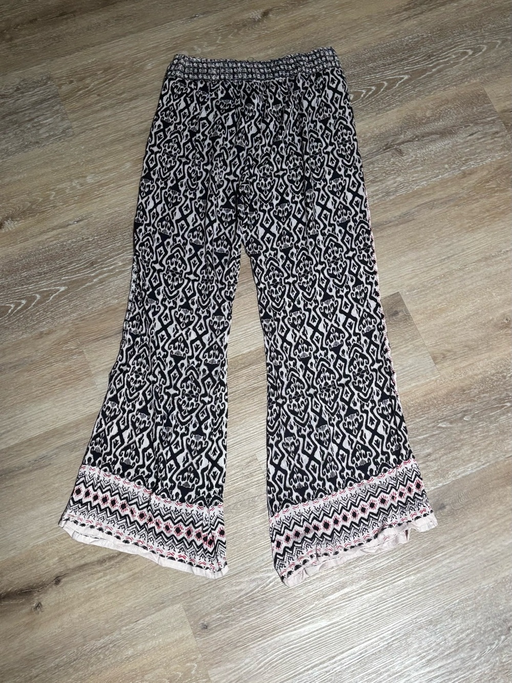 Angie Black & White Wide-Leg Printed Pants with Pink Hem Detail - Picture 1 of 2